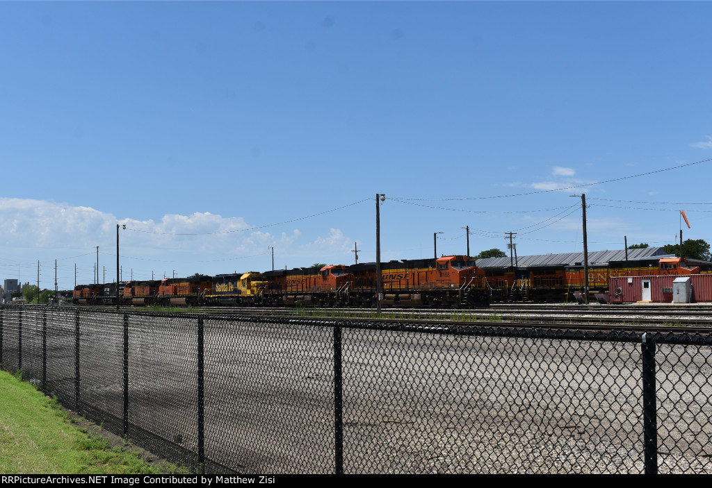 BNSF 8168 7111 1773 7337 5067 NS 4333 BNSF 7143